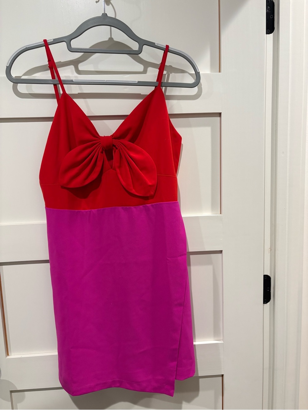 Women’s Colorblock Red and Fuchsia Bow-Front Dress